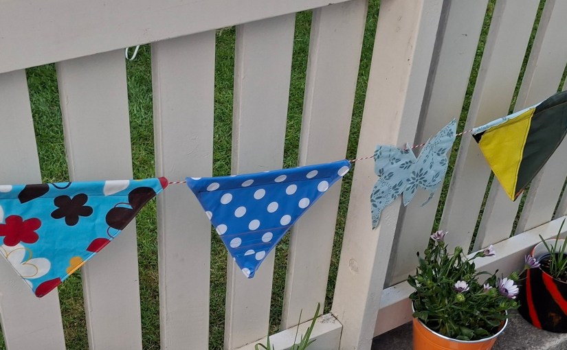 Summer decoration made by upcycling oilcloths&nbsp;pieces.